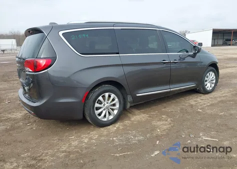 2019 Chrysler Pacifica Touring L from USA, damaged, VIN 2C4RC1BG4KR704726